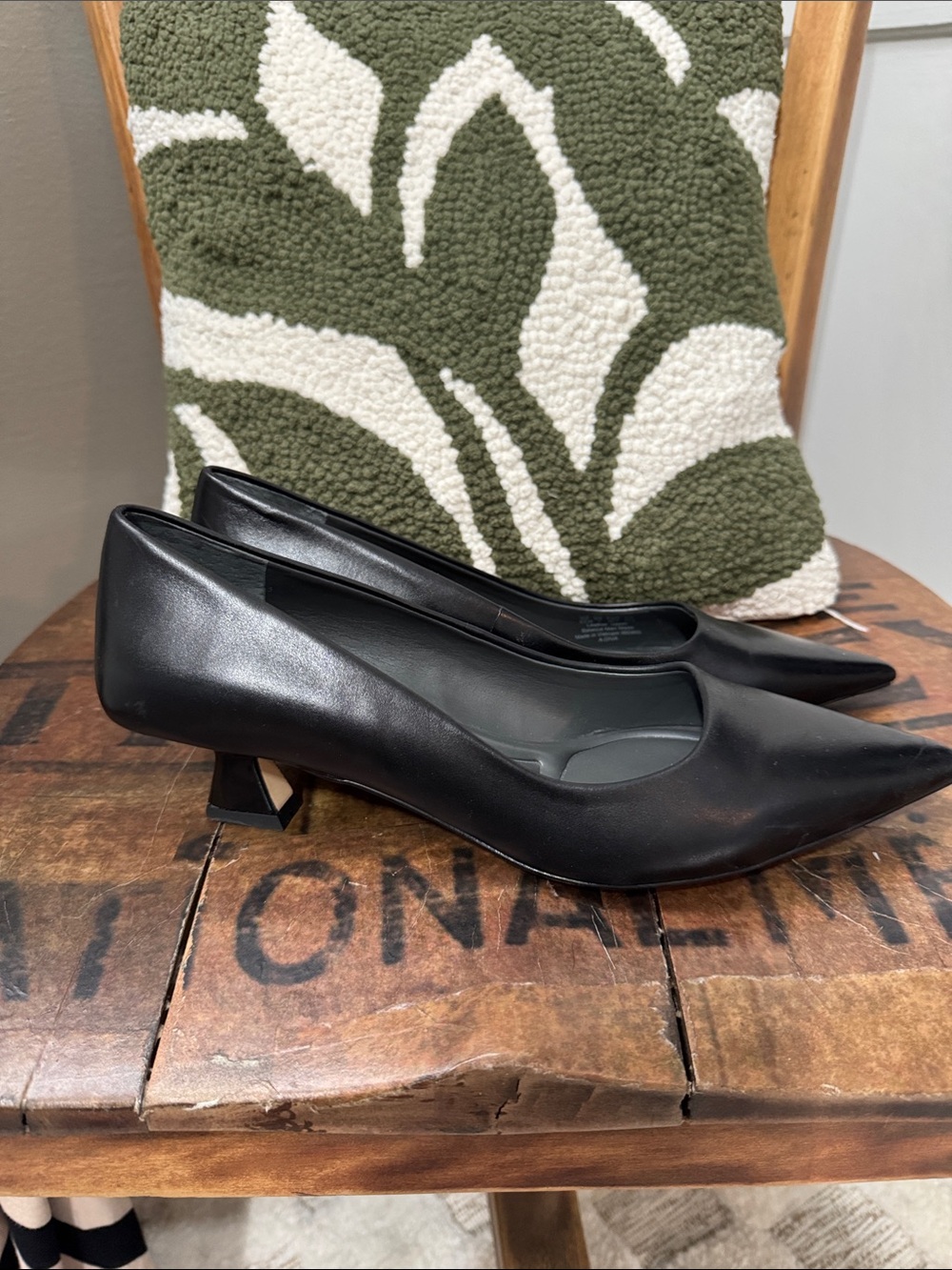 Sarto Black Pointed Toe Sculptural Heel Pumps